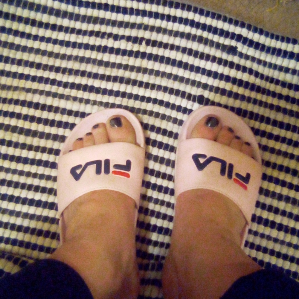 Fila slides